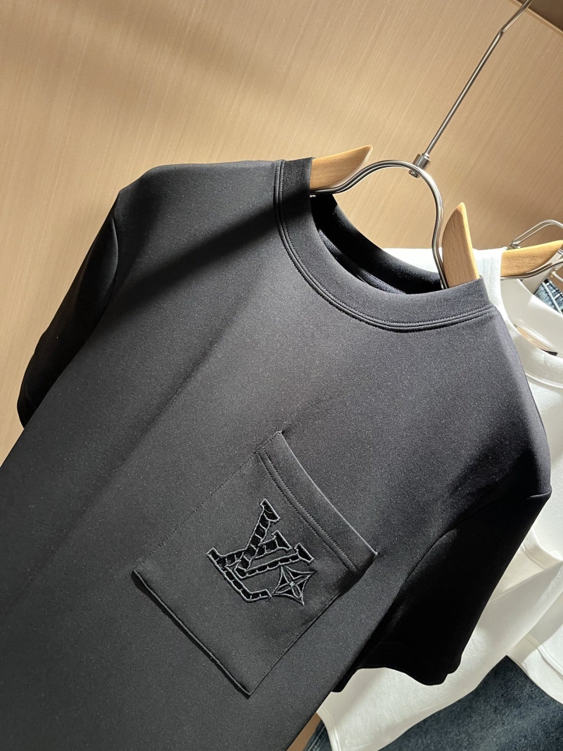 l0vis Vvtt0n t-shirt